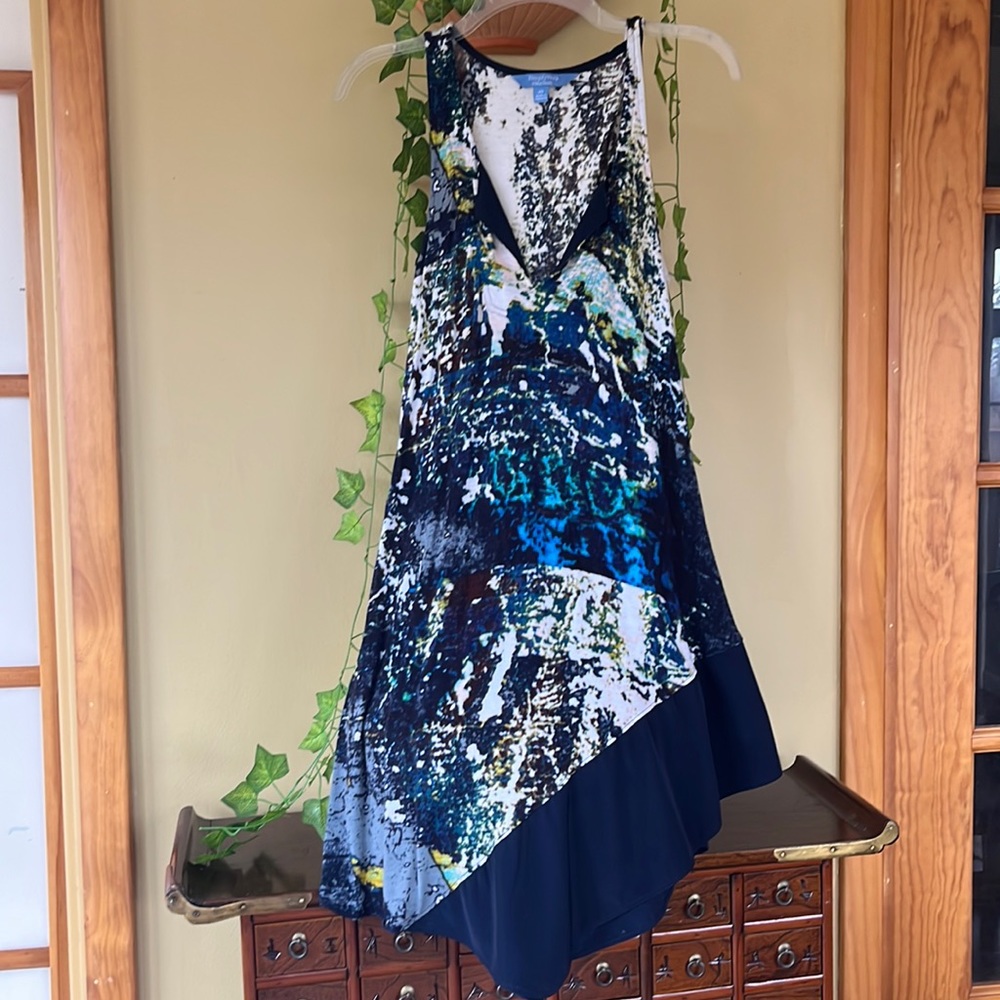 Vera wang flowy dress, vibrant colors